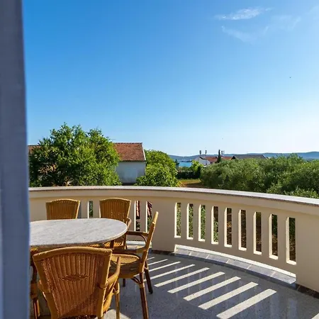 Villa Charming Rea With Heated Pool Sveti Filip i Jakov