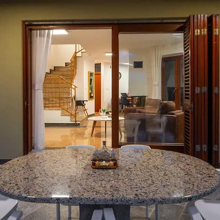 Villa Charming Rea With Heated Pool Sveti Filip i Jakov