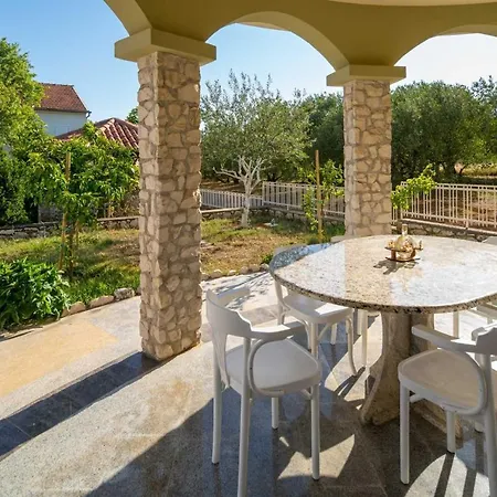 Charming Rea With Heated Pool Villa *