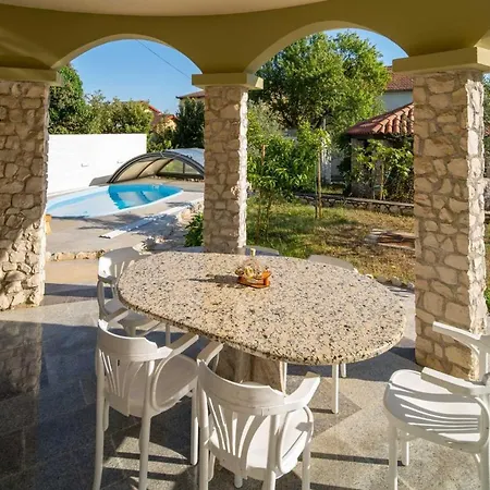 Charming Rea With Heated Pool Villa Sveti Filip i Jakov