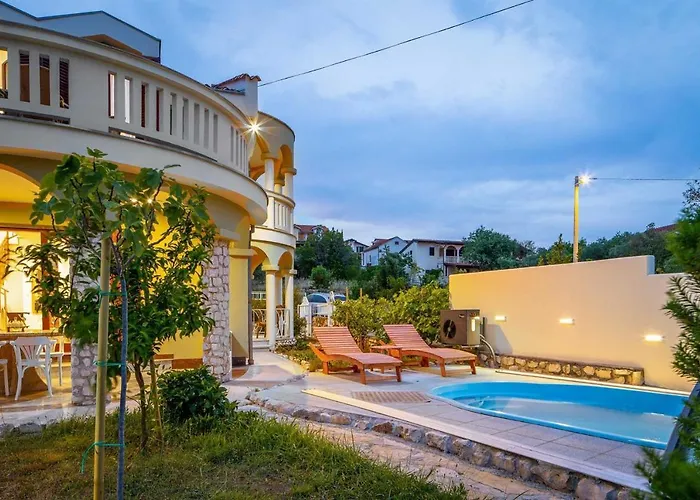 Charming Rea With Heated Pool Villa Sveti Filip i Jakov