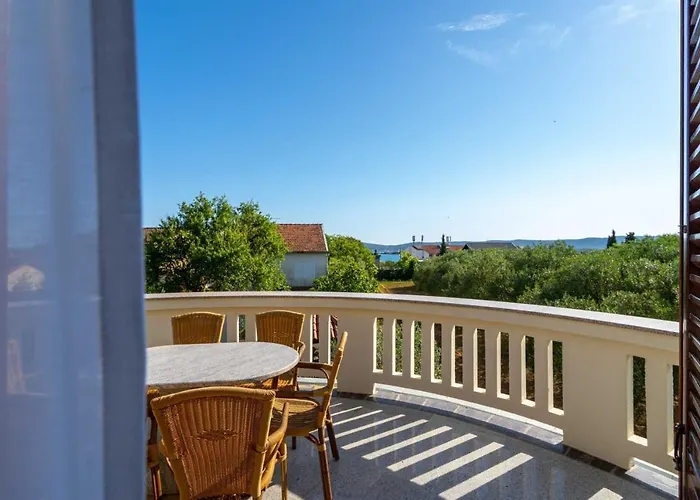 Βίλα Charming Rea With Heated Pool Sveti Filip i Jakov