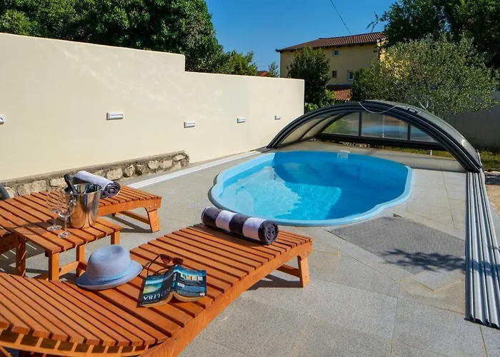 Βίλα Charming Rea With Heated Pool Sveti Filip i Jakov