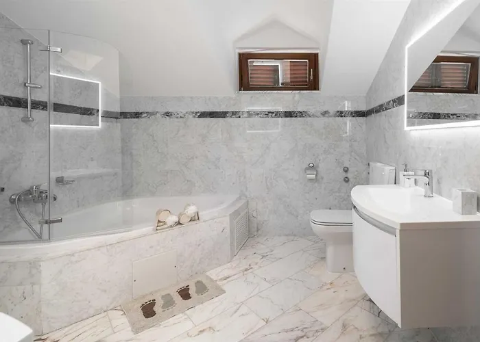 Charming Rea With Heated Pool Βίλα *