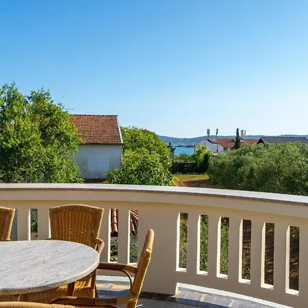 Villa Charming Rea With Heated Pool *