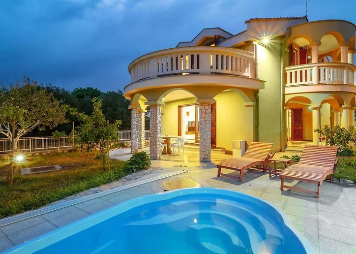 Charming Rea With Heated Pool Sveti Filip i Jakov