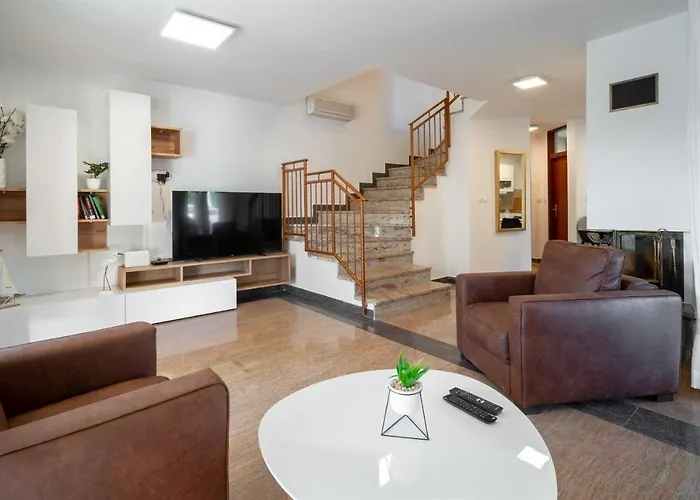 Vila Charming Rea With Heated Pool Sveti Filip i Jakov