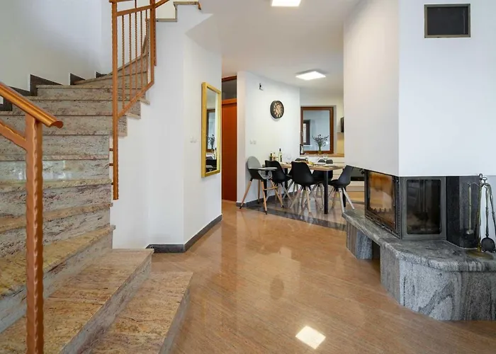 Vila Charming Rea With Heated Pool Sveti Filip i Jakov