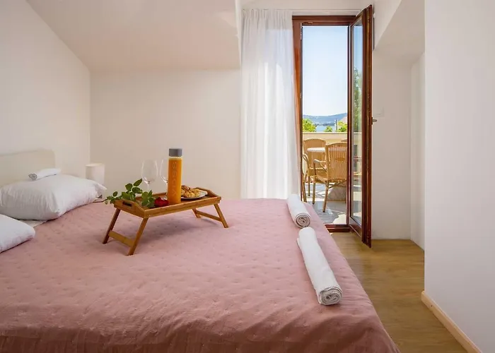 Vila Charming Rea With Heated Pool *