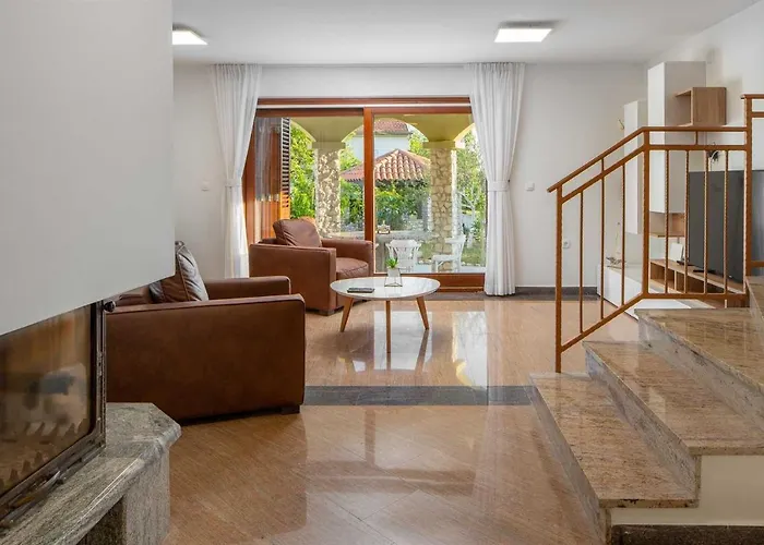 Villa Charming Rea With Heated Pool *
